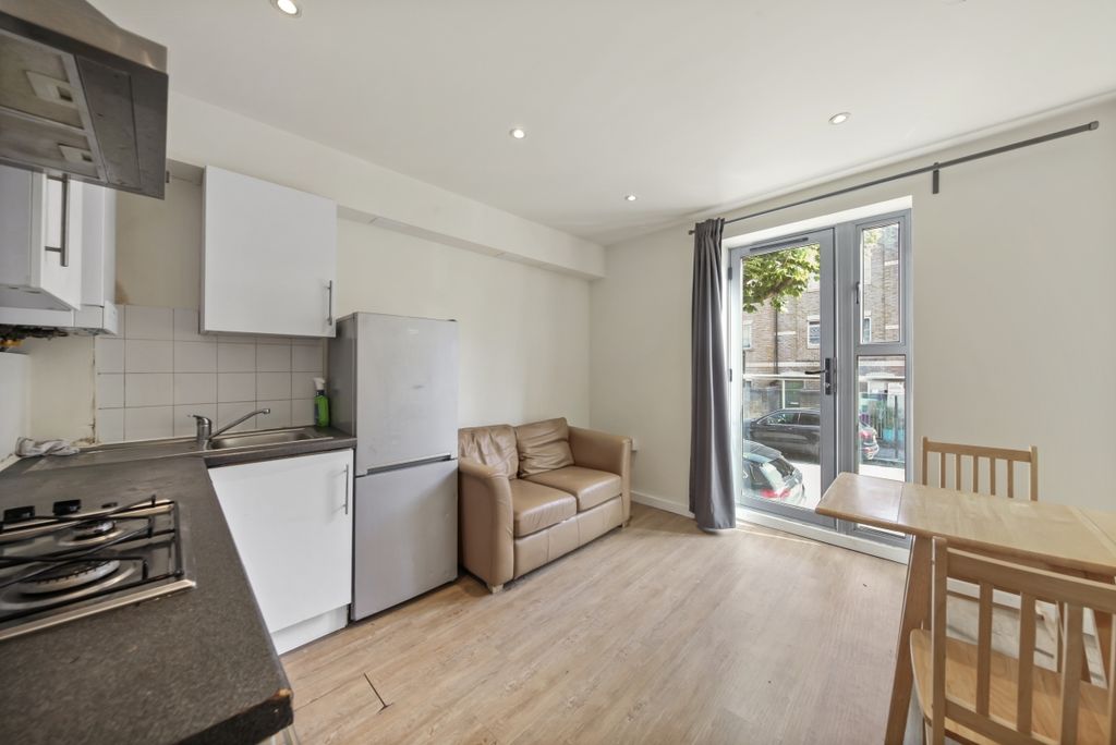 Property photo 1 of 8