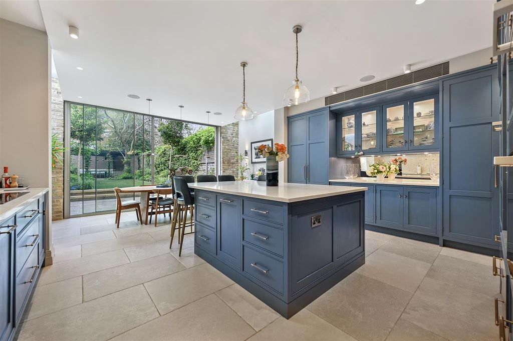 Property photo 3 of 21 Hammersmith Grove
