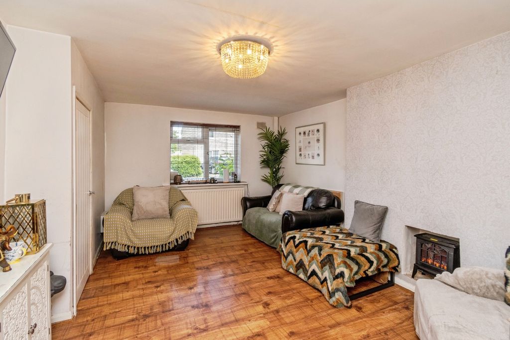 Property photo 2 of 12 Pbox-Img.Jpg