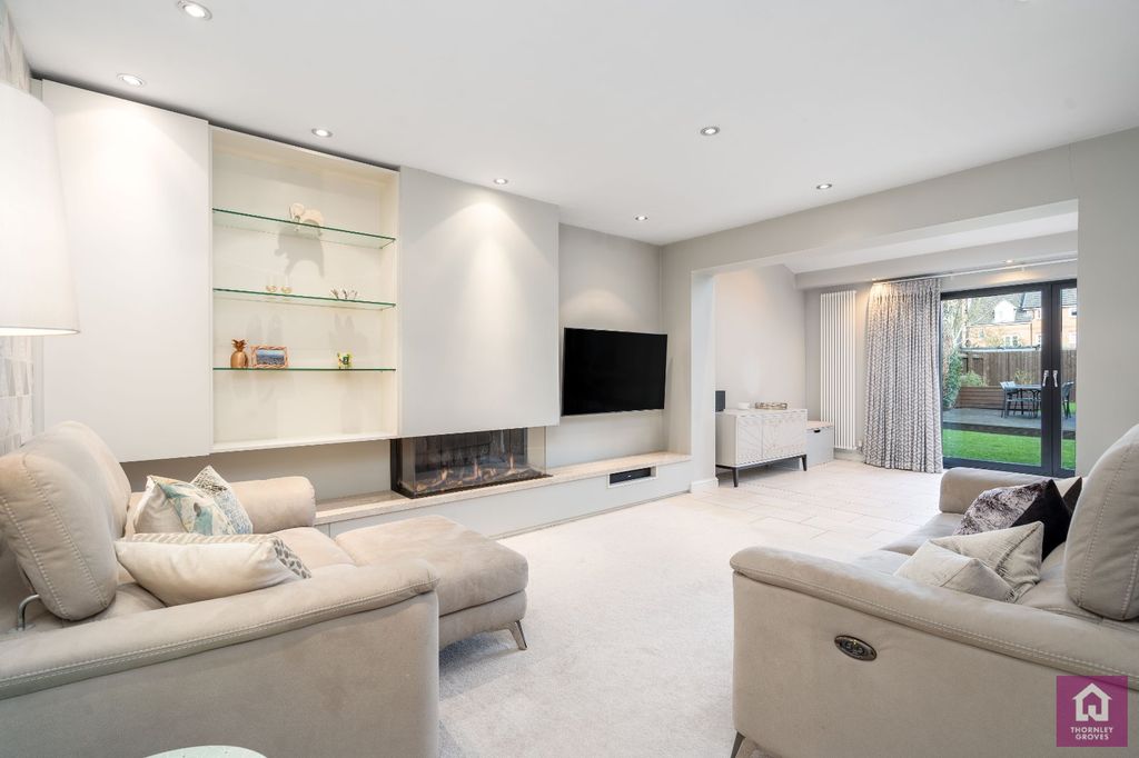 Property photo 2 of 28 Living Room