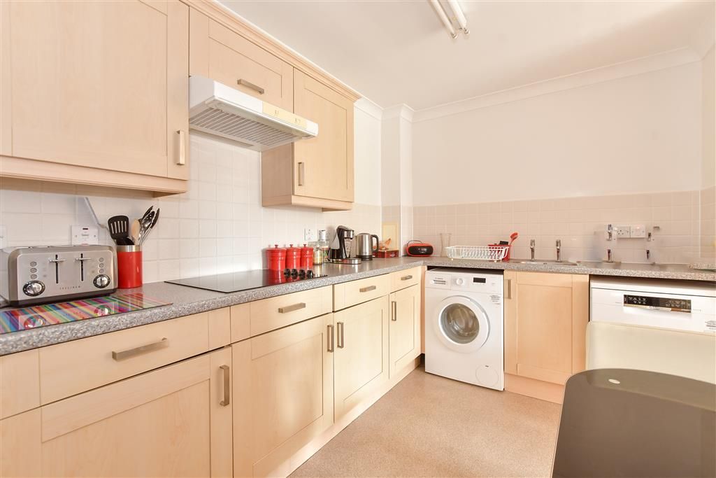 Property photo 1 of 8 Kitchen