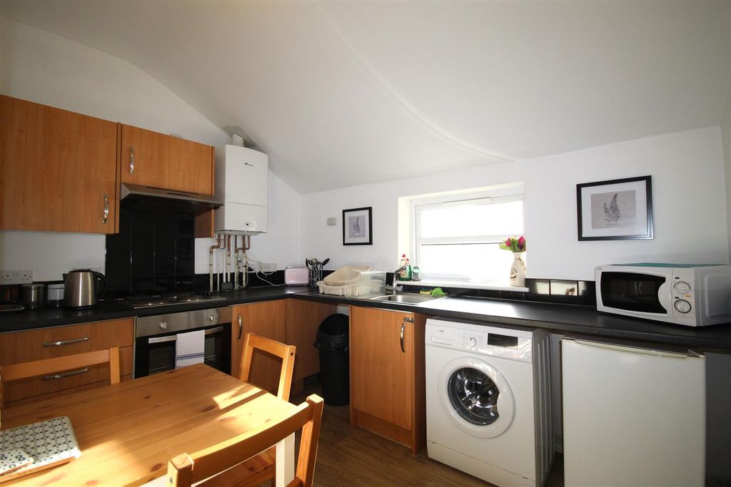 Property photo 2 of 5 Kitchen .Jpg