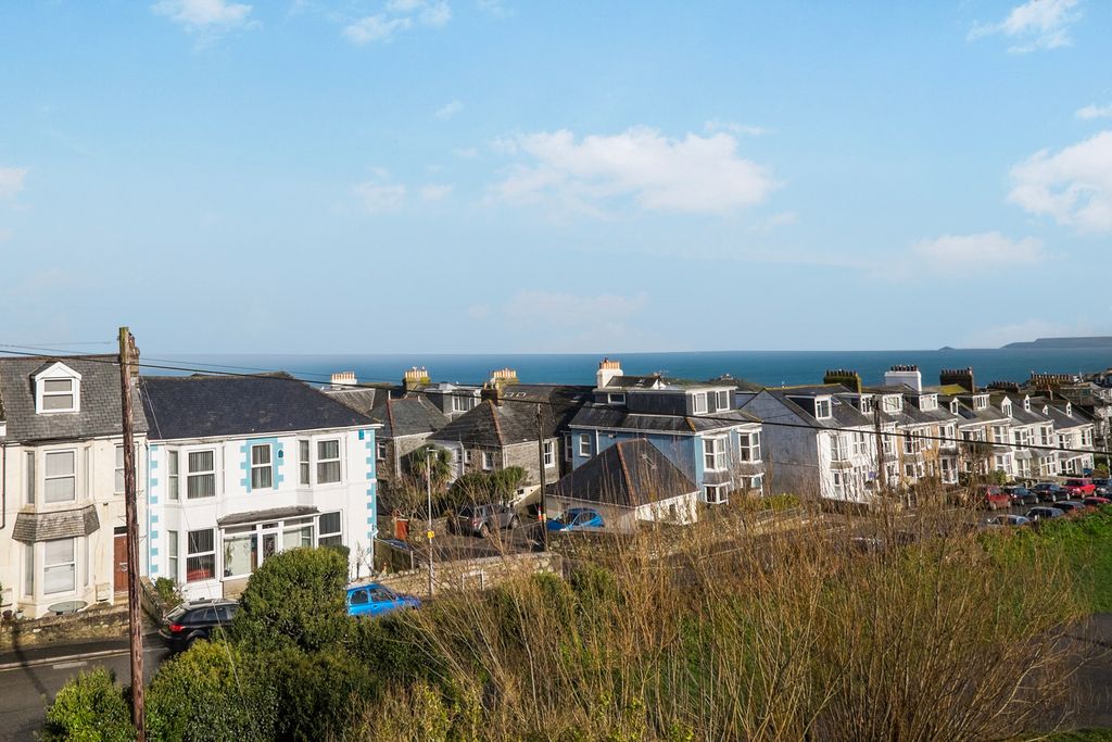 Property photo 2 of 20 Pbox-Img.Jpg