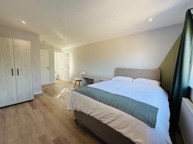 Property photo 1 of 12 Bedroom