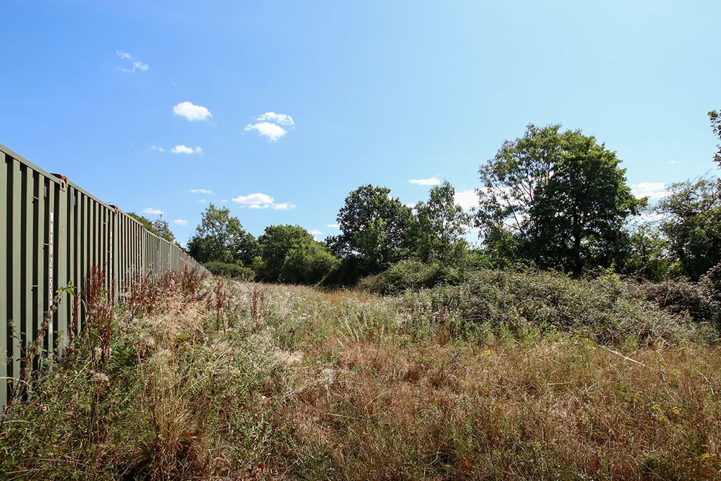 Property photo 1 of 4