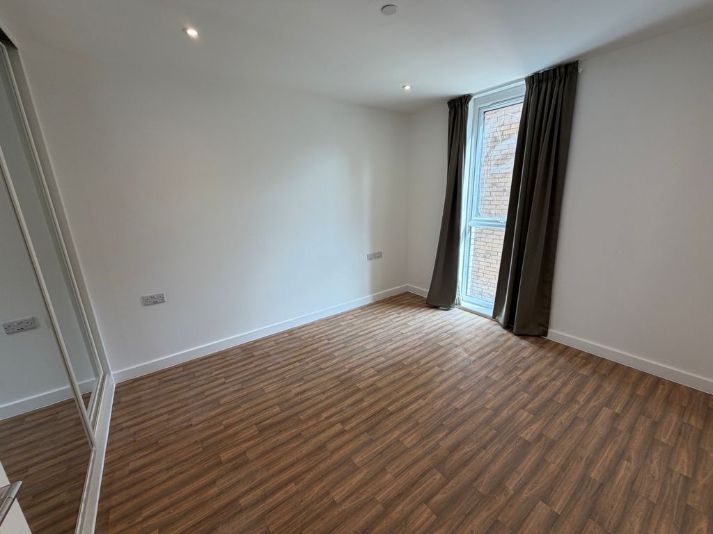 Property photo 3 of 6