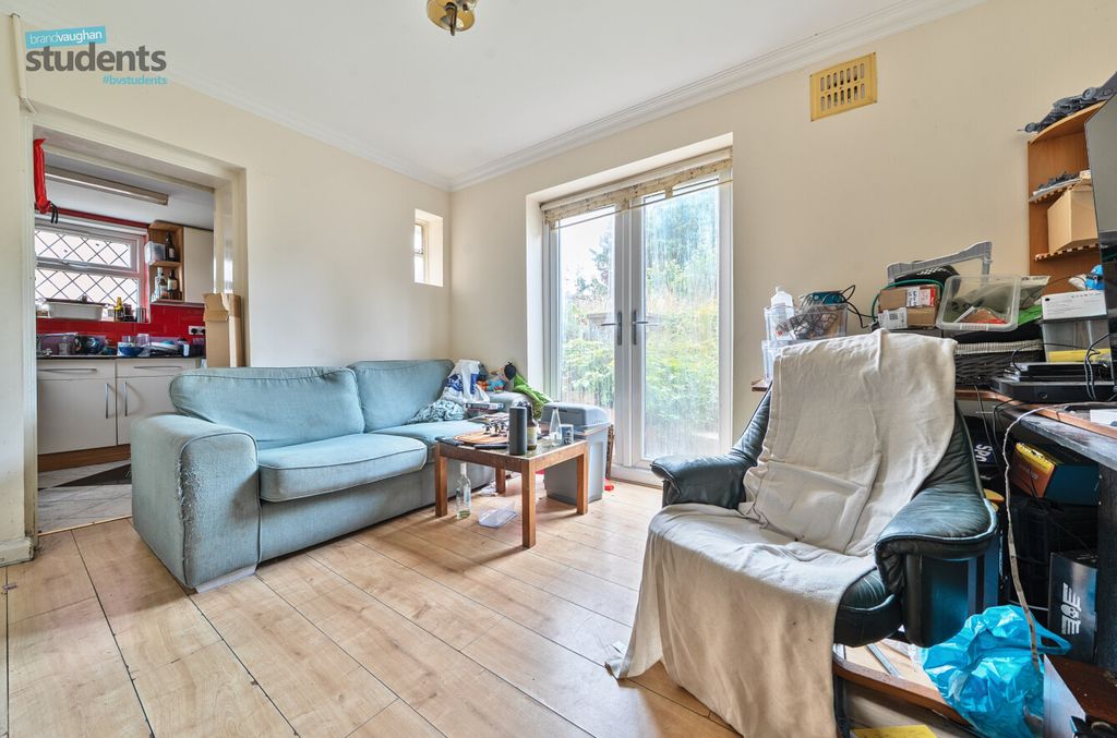 Property photo 2 of 12 99A788cc-4Cec-416...