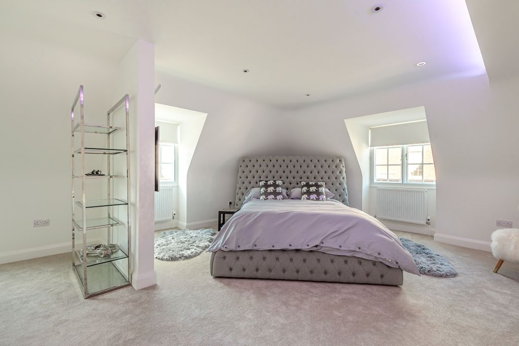 Additional image 10 of 9 bed detached house to rentSt. Thomas Street, Lymington SO41