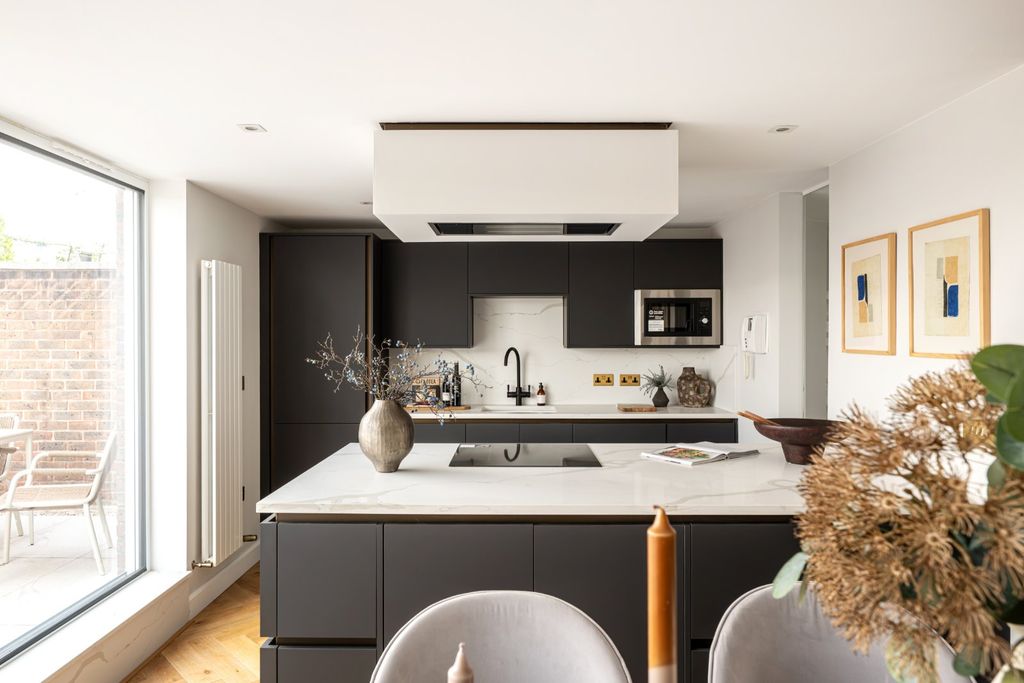 Property photo 2 of 19 Picture No. 42