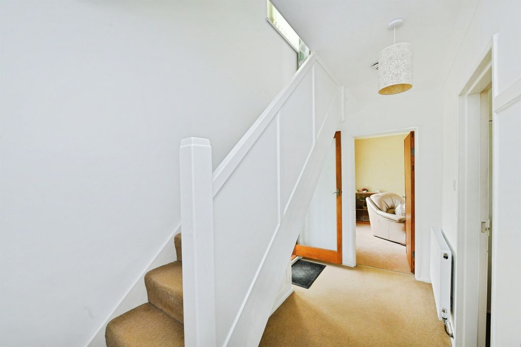 Property photo 3 of 20
