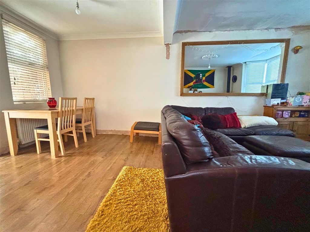 Property photo 3 of 16 Living Room