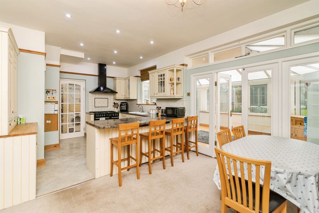 Additional image 5 of 3 bed semi-detached house for saleUpper Avenue, Halesworth IP19