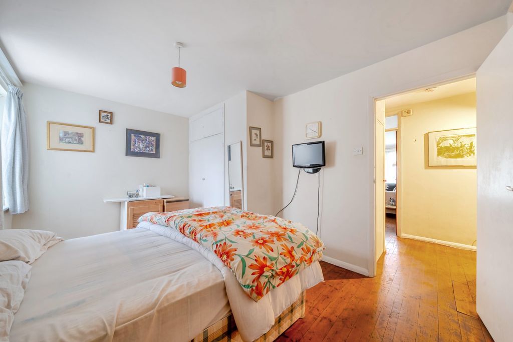 Property photo 3 of 8 Picture No. 09