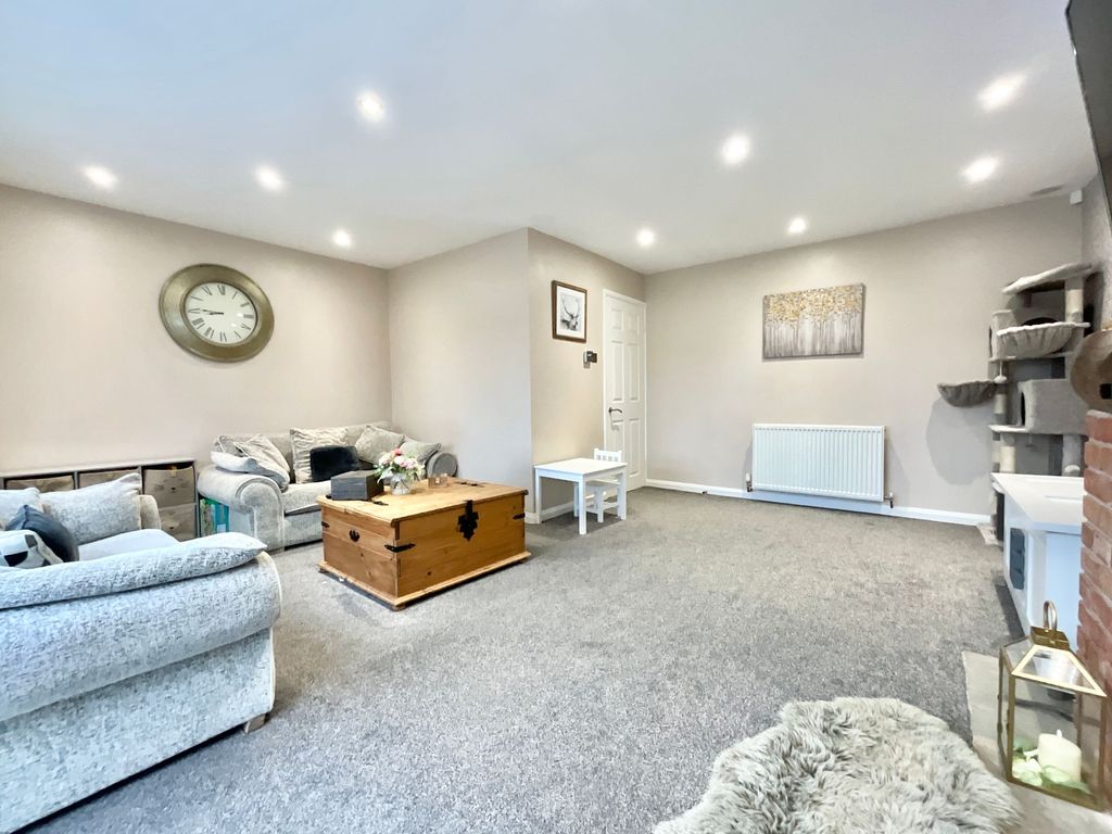 Property photo 2 of 23