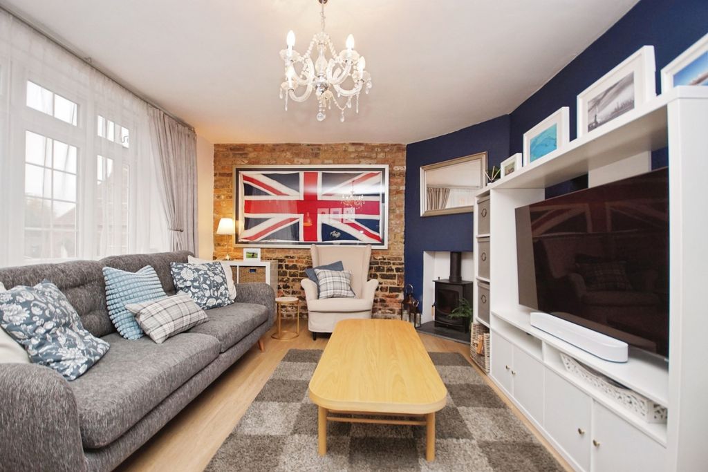 Property photo 3 of 24 Photo