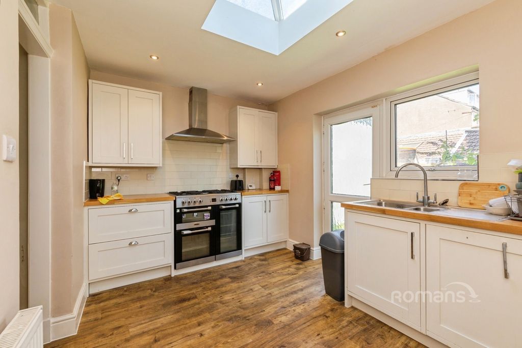 Property photo 2 of 16 Pbox-Img.Jpg