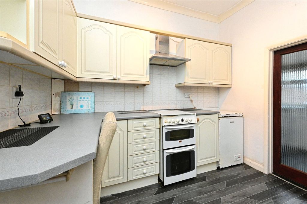 Property photo 3 of 24 Picture No. 28