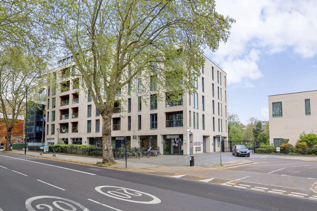 Property photo 1 of 24 Front (Exterior)