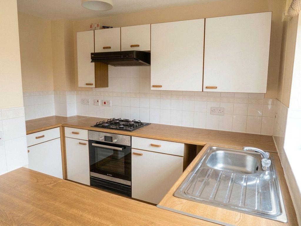 Property photo 2 of 12 Picture No. 18
