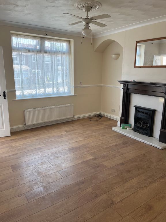 Property photo 3 of 4