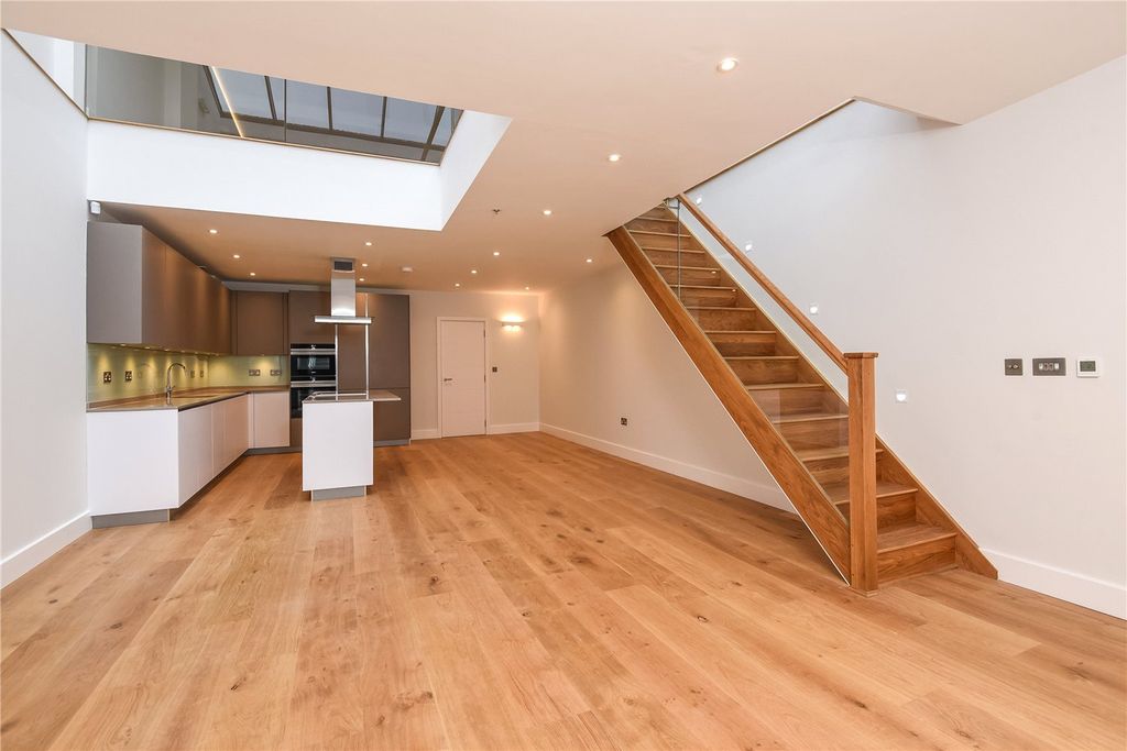 Property photo 2 of 9 Reception Room