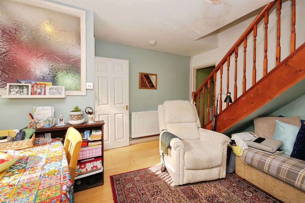 Property photo 3 of 17