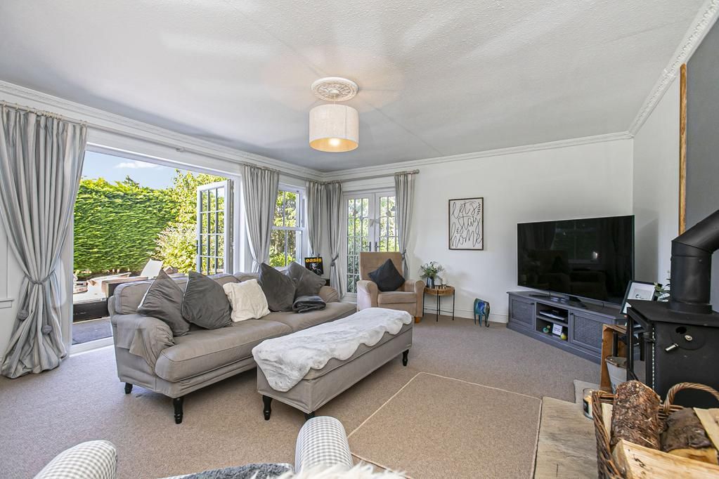 Property photo 3 of 53 Cup1411Seg Living Room.Jpg
