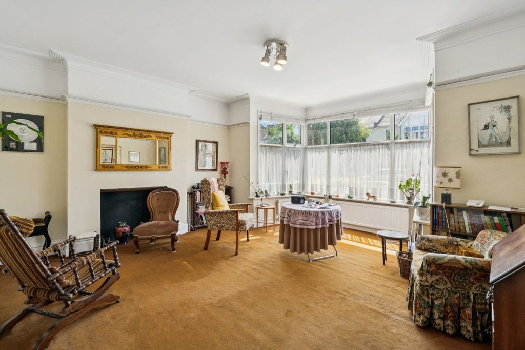 Property photo 3 of 14