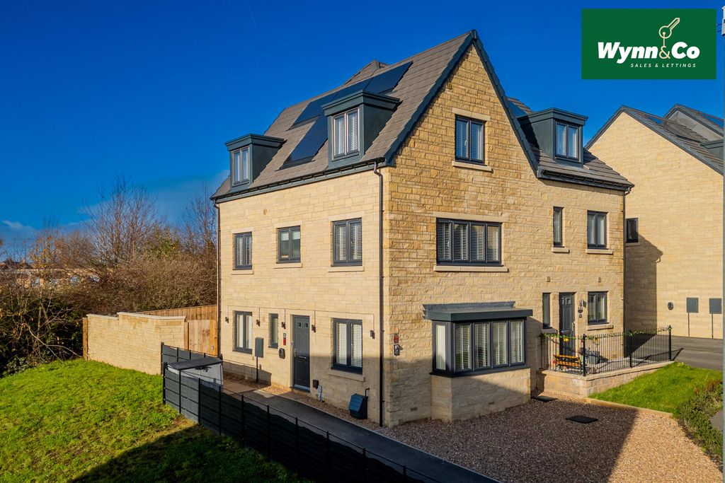 Property photo 1 of 21 Front (Exterior)