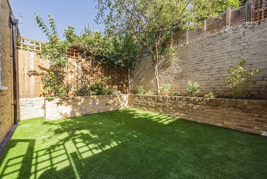 Property photo 3 of 12