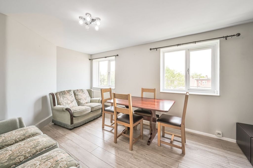 Property photo 1 of 5