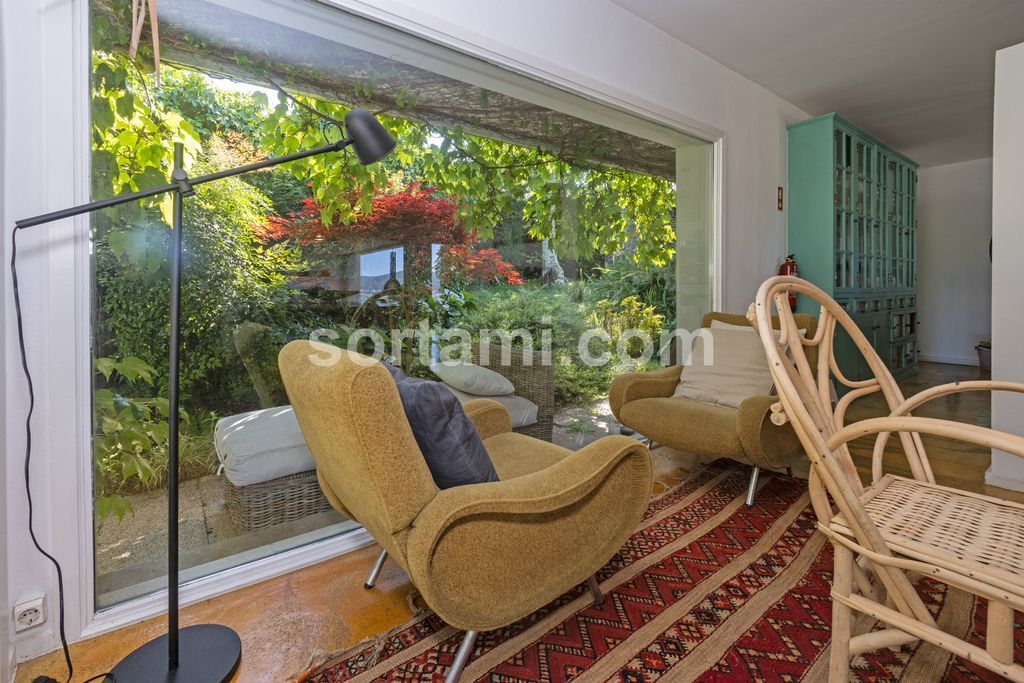 Property photo 2 of 64