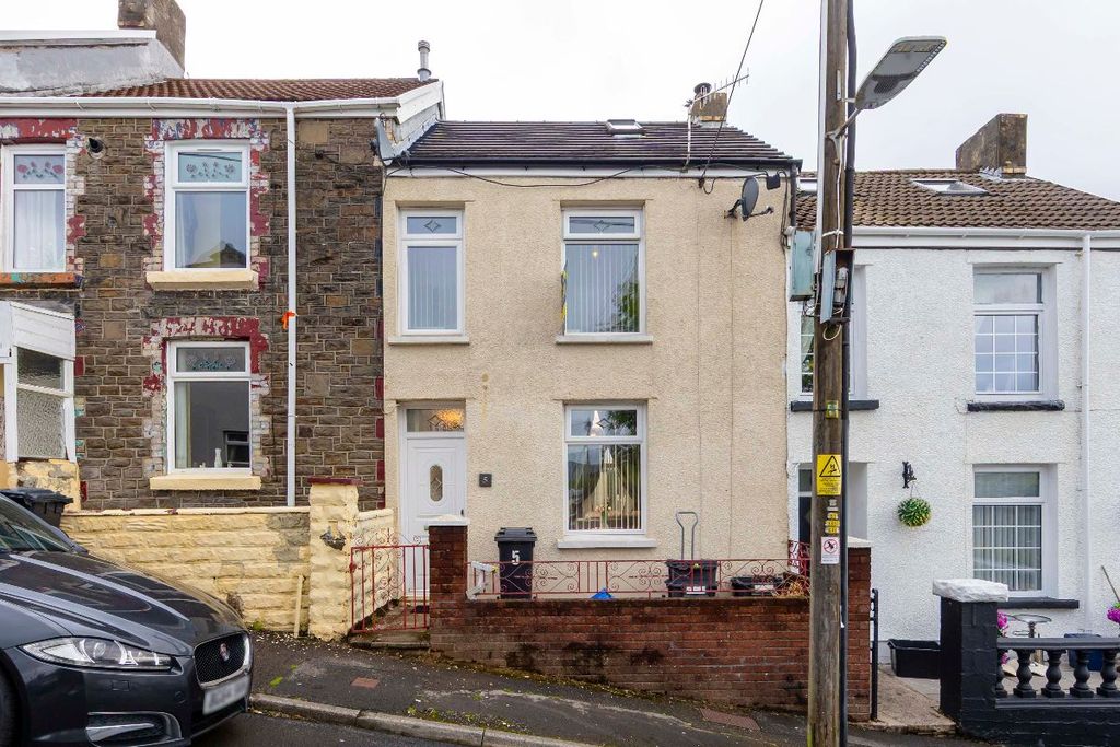 Property photo 1 of 26