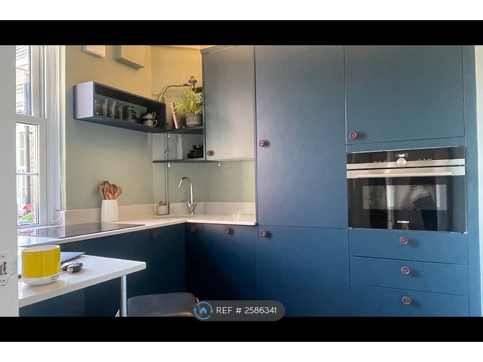 Property photo 3 of 14 Kitchen