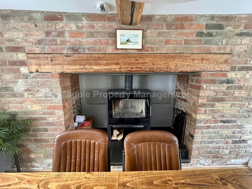 Property photo 3 of 23