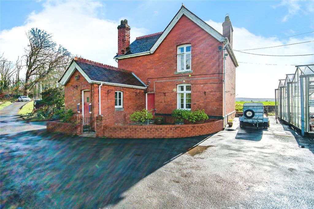 Property photo 2 of 26 Picture No. 24
