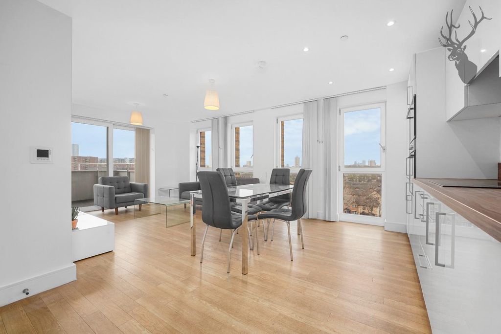 Property photo 1 of 26