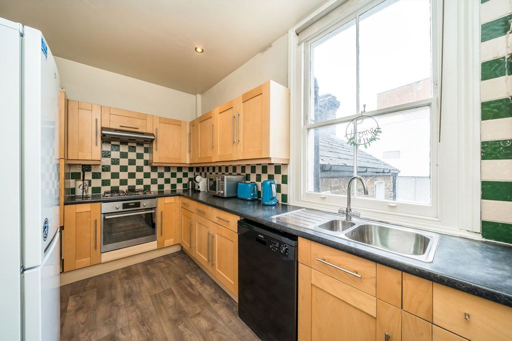 Property photo 3 of 6