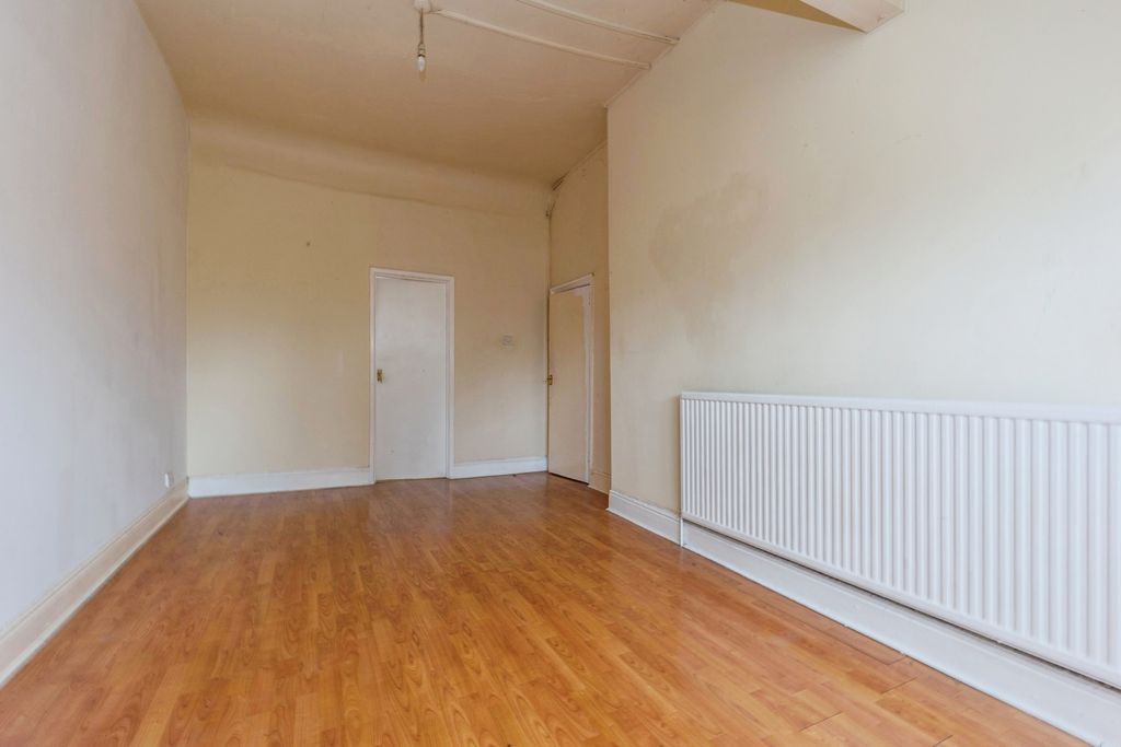 Property photo 3 of 59 Pbox-Img.Jpg