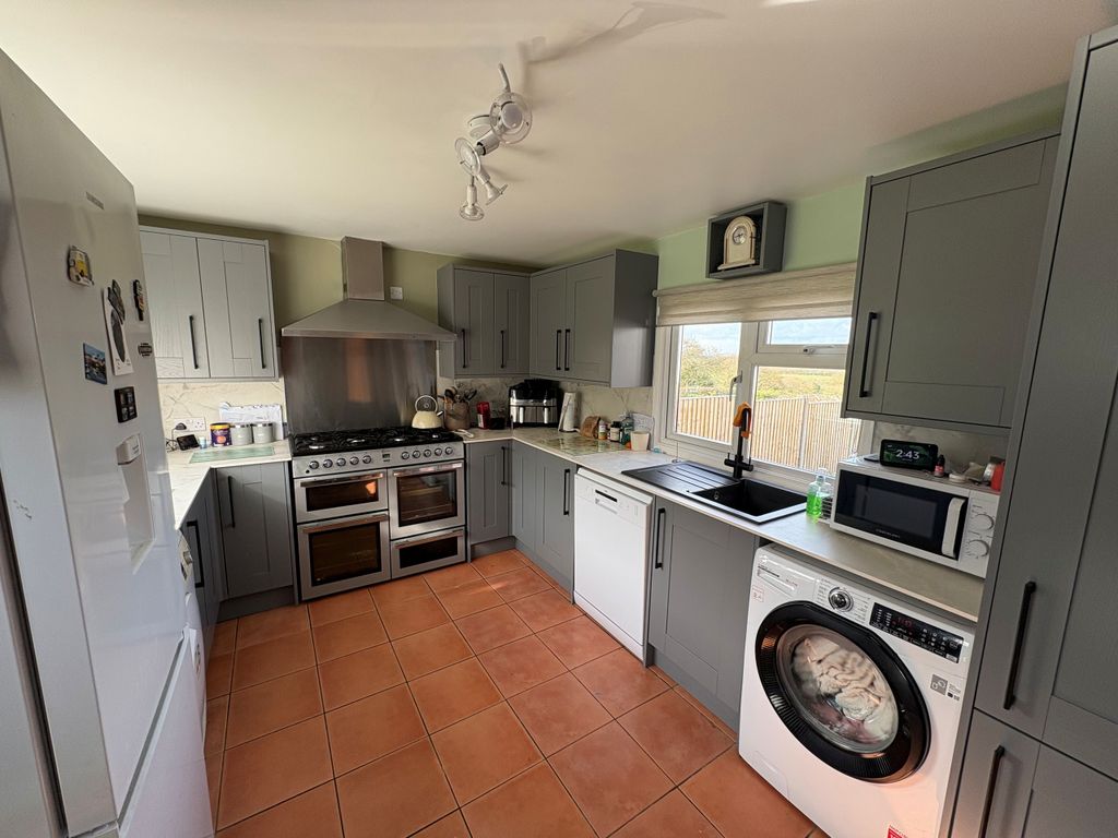 Property photo 2 of 16 Kitchen