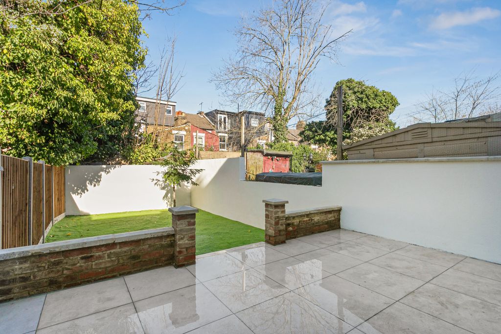 Property photo 3 of 14 3