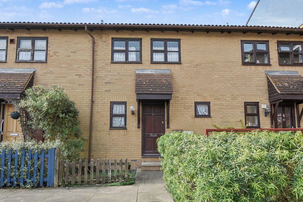 Property photo 1 of 16 56 Thamesbank Place, Thamesmead, London, Se28 8Ps