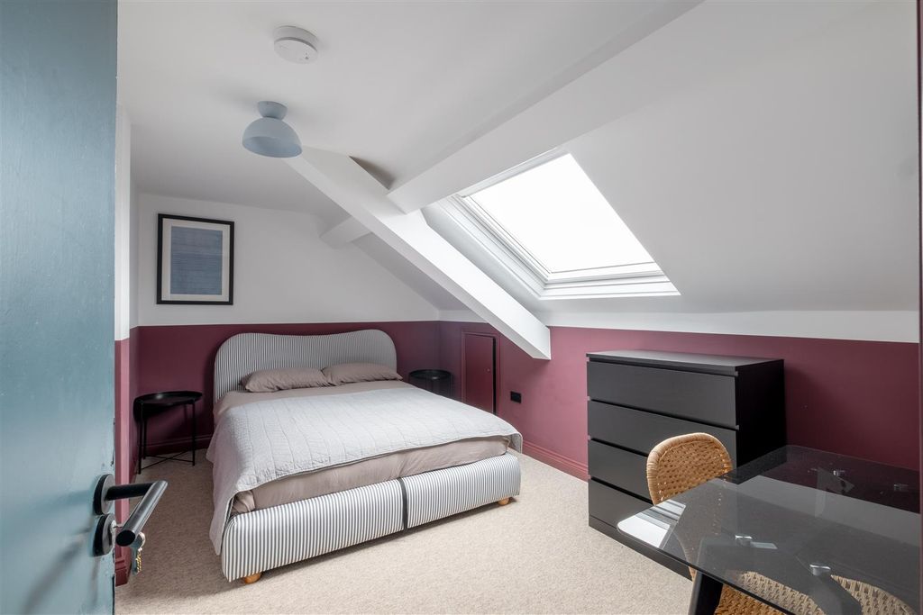 Property photo 1 of 28 35 Fifth Avenue HMO He-70.Jpg