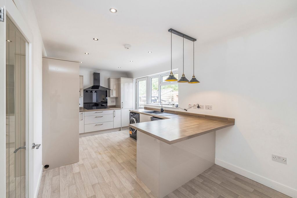 Property photo 3 of 14 Pbox-Img.Jpg
