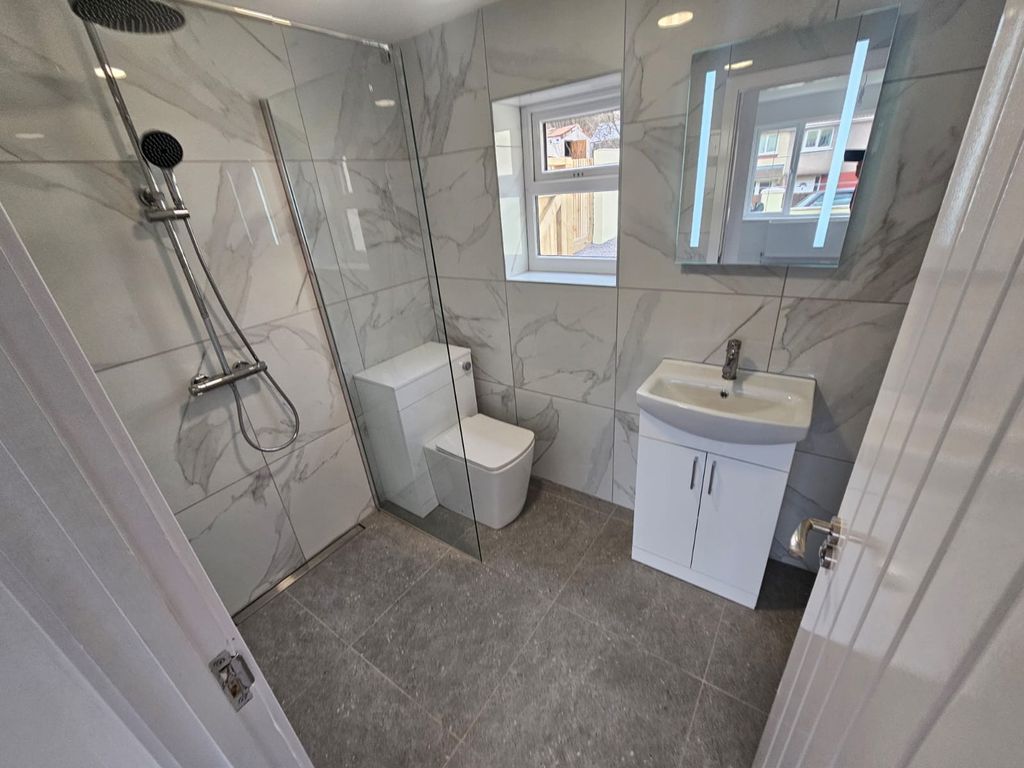 Property photo 3 of 18 Ground Floor Shower Room
