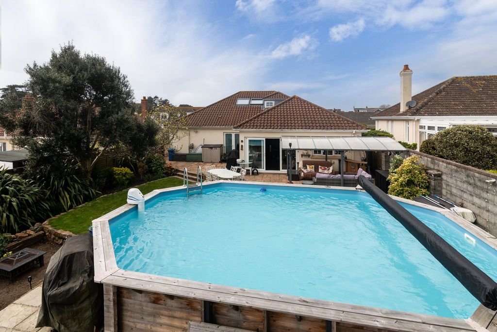 Property photo 1 of 31