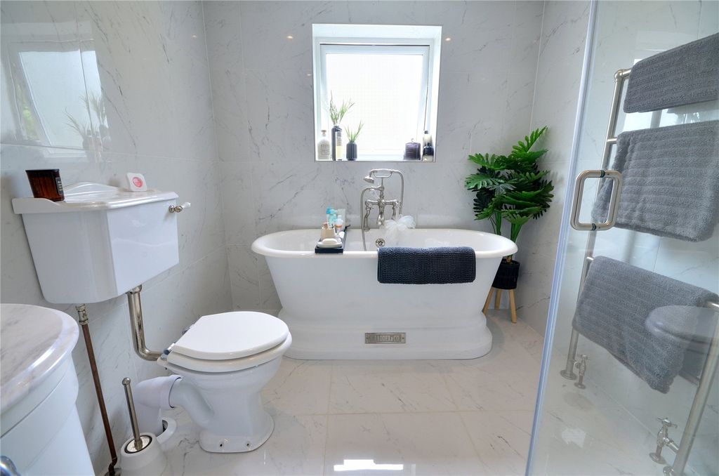 Property photo 3 of 30 Bathroom