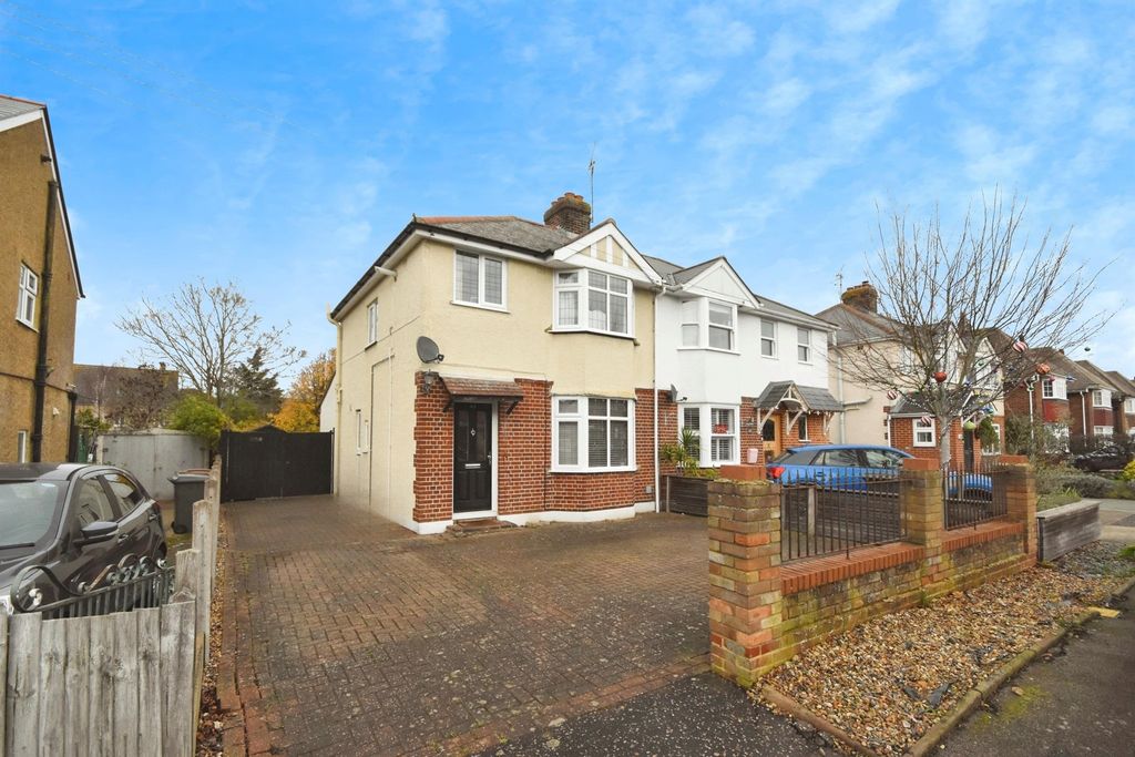 Property photo 2 of 14