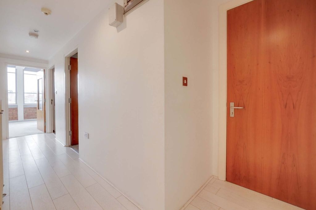 Property photo 2 of 26