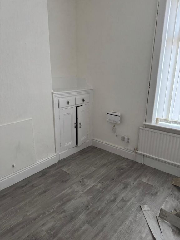 Property photo 2 of 7 Landlord Refurb (3)